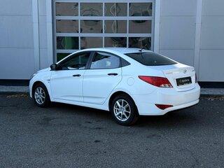 2015 Hyundai Solaris I Рестайлинг, белый, 990000 рублей, вид 3