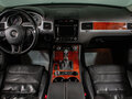 2012 Volkswagen Touareg II, серебристый, 1599000 рублей - вид 11