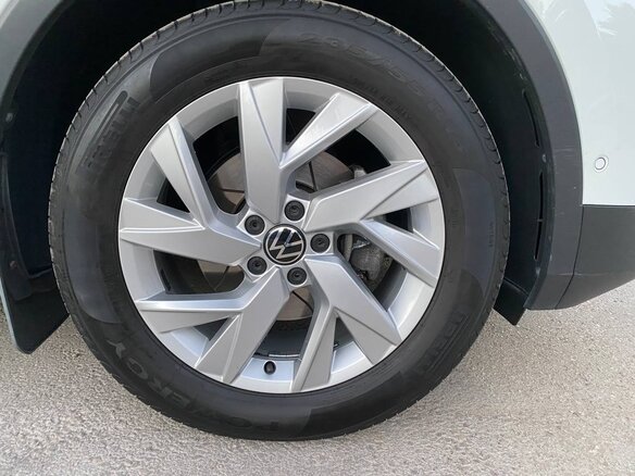 2021 Volkswagen Tiguan II Рестайлинг, белый, 2800000 рублей - вид 14