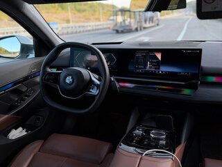 2023 BMW 5 серии 530i xDrive VIII (G60/G61/G68), зелёный, 6580000 рублей, вид 5