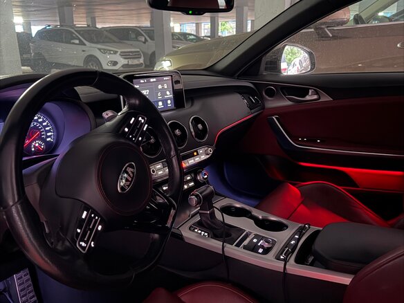 2019 Kia Stinger I, белый, 2500000 рублей - вид 3