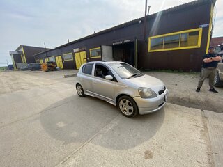 1999 Toyota Vitz I (P10), серебристый, 480000 рублей, вид 3
