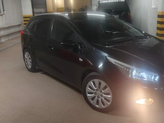 2013 Kia Ceed II, чёрный, 950000 рублей, вид 1