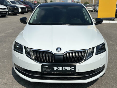 2018 Skoda Octavia III (A7) Рестайлинг, белый, 1410000 рублей, вид 2
