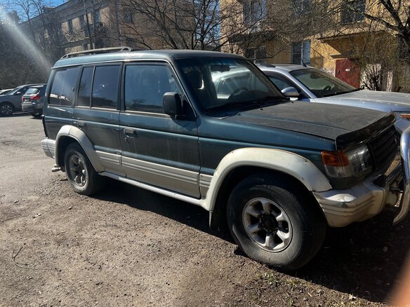 1994 Mitsubishi Montero II, зелёный - вид 2