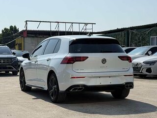 2022 Volkswagen Golf VIII, белый, 1540000 рублей, вид 4