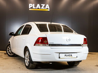 2011 Opel Astra H Рестайлинг, белый, 550000 рублей, вид 4