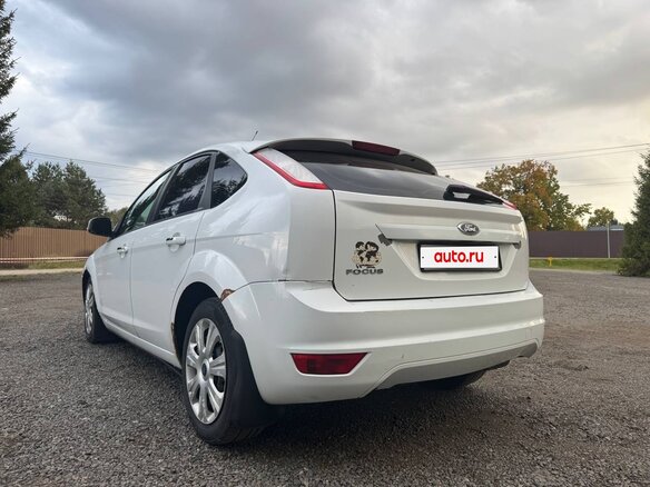 2010 Ford Focus II Рестайлинг, белый, 395000 рублей - вид 5