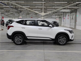 2024 Kia Seltos I Рестайлинг, белый, 2550000 рублей, вид 4
