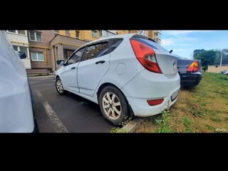 2012 Hyundai Solaris I, белый, 690000 рублей, вид 4