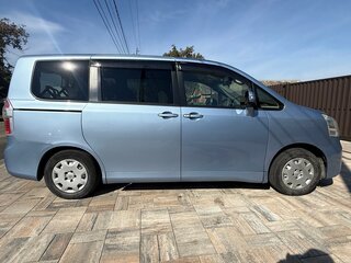 2008 Toyota Noah II (R70), голубой, 990000 рублей, вид 4