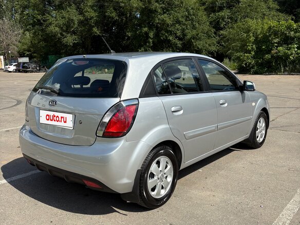 2011 Kia Rio II Рестайлинг, серебристый, 649000 рублей - вид 5
