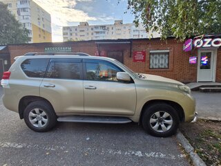 2011 Toyota Land Cruiser Prado 150 Series, бежевый, 2590000 рублей, вид 4