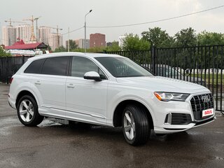 2020 Audi Q7 45 TFSI II (4M) Рестайлинг, белый, 5640000 рублей, вид 4