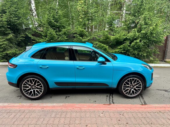 2021 Porsche Macan I Рестайлинг, голубой, 6000000 рублей - вид 2