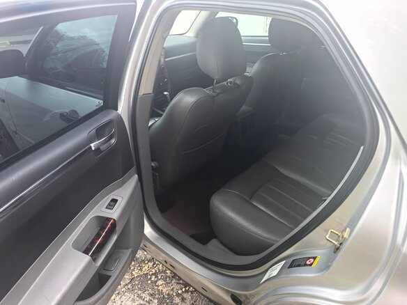 2004 Chrysler 300C I, серебристый, 700000 рублей - вид 5