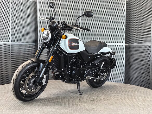 2023 Harley-Davidson X500, серебристый, 549000 рублей - вид 3