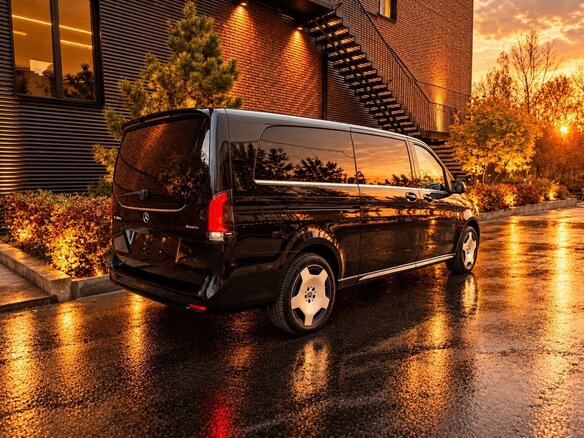 2026 Mercedes-Benz V-Класс Extra Long 300 d экстра длинный III (W447) Рестайлинг 2, чёрный, 13990000 рублей - вид 5