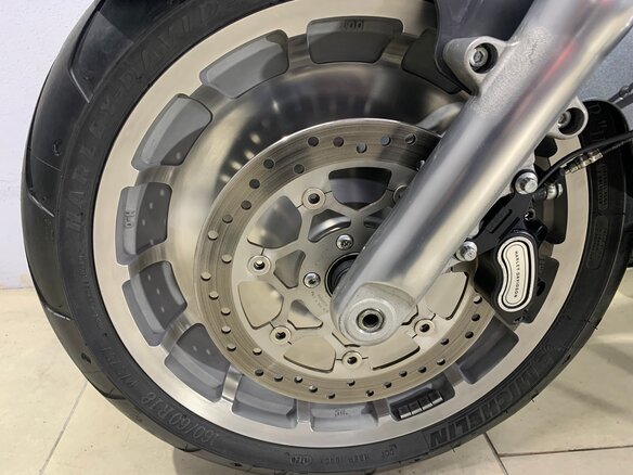 2021 Harley-Davidson Fat Boy, серый, 1849000 рублей - вид 24