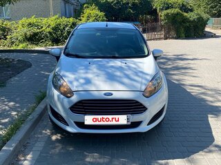 2013 Ford Fiesta Mk6 Рестайлинг, белый, 650000 рублей, вид 2