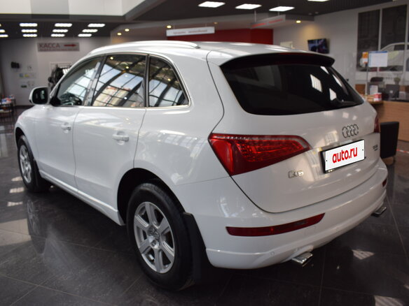 2010 Audi Q5 I (8R), белый - вид 2
