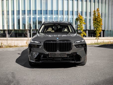 2026 BMW X7 40d I (G07) Рестайлинг, серый, 18190000 рублей, вид 2