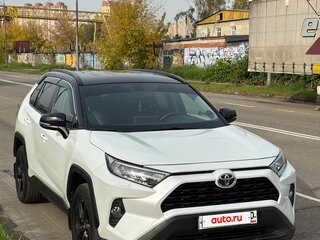 2021 Toyota RAV4 V (XA50), белый, 3530000 рублей, вид 3