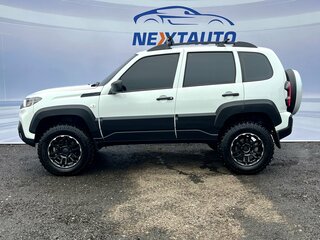2023 Lada (ВАЗ) Niva Travel I, белый, 1435200 рублей, вид 2