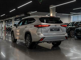 2026 Toyota Highlander IV (XU70), серый, 6000000 рублей, вид 4