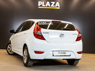 2015 Hyundai Solaris I Рестайлинг, белый, 850000 рублей, вид 4