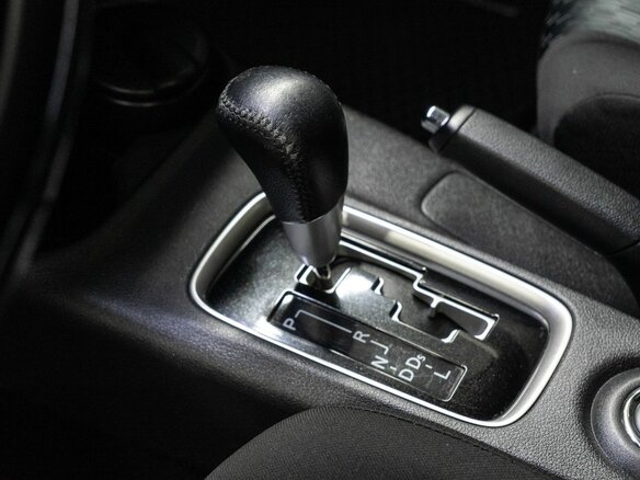 2015 Mitsubishi Outlander III Рестайлинг, белый - вид 9
