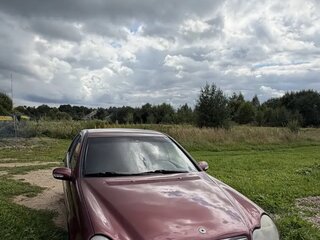 2001 Mercedes-Benz C-Класс 200 II (W203), красный, 375000 рублей, вид 1
