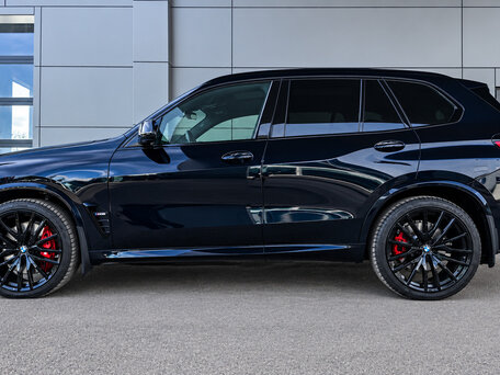 2024 BMW X5 M60i IV (G05/G18) Рестайлинг, синий, 14790000 рублей, вид 2