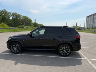 2020 BMW X5 40i IV (G05/G18), чёрный, 4900000 рублей, вид 4