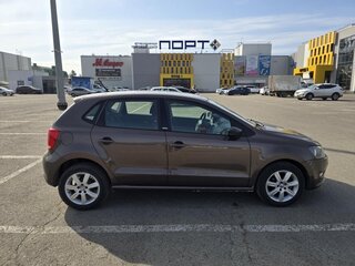 2011 Volkswagen Polo V, коричневый, 600000 рублей, вид 2