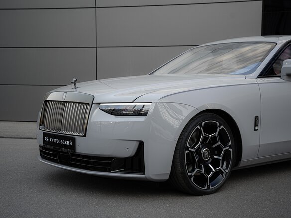 2026 Rolls-Royce Ghost Black Badge II Рестайлинг (Series II), серый, 60400000 рублей - вид 12