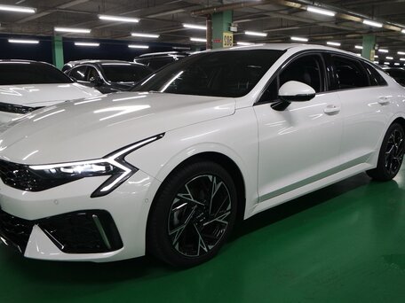 2024 Kia K5 III Рестайлинг, белый, 2670000 рублей, вид 1