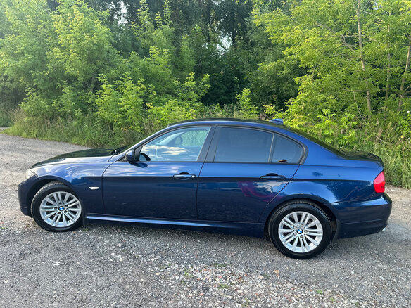 2011 BMW 3 серии 320i V (E90/E91/E92/E93) Рестайлинг, синий - вид 2