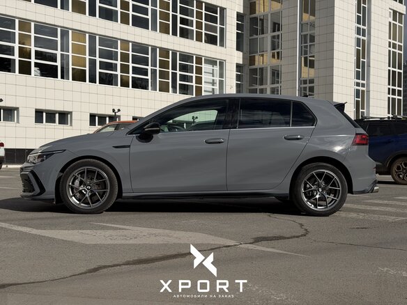 2023 Volkswagen Golf VIII, серый, 2440000 рублей - вид 1
