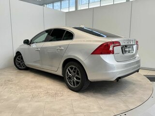 2016 Volvo S60 II Рестайлинг, серебристый, 1330000 рублей, вид 3