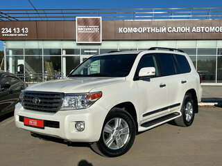 2013 Toyota Land Cruiser 200 Series Рестайлинг 1, белый, 3885000 рублей, вид 1
