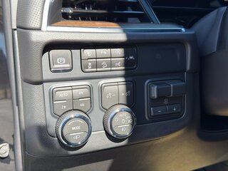 2025 Chevrolet Tahoe V Рестайлинг, чёрный, 12900000 рублей, вид 5