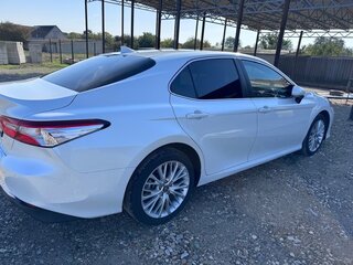 2020 Toyota Camry VIII (XV70), белый, 3050000 рублей, вид 2