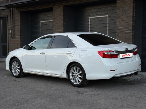 2013 Toyota Camry VII (XV50), белый, 1750000 рублей - вид 12