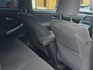 2011 Toyota Prius III (XW30), белый, 650000 рублей, вид 5