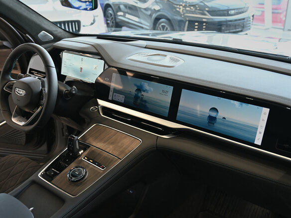 2026 Geely Monjaro I, серый, 4954990 рублей - вид 27