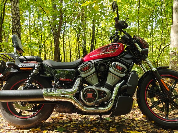 2022 Harley-Davidson Nightster, красный - вид 20