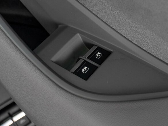 2023 Audi Q6 45 TFSI, серый, 7039000 рублей - вид 32