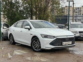 2022 BYD Qin Plus DM-i I, белый, 1299000 рублей, вид 3