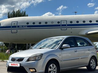 2011 Kia Rio II Рестайлинг, серебристый, 649000 рублей, вид 1